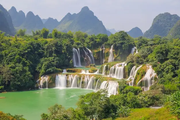 主申请人与配偶离婚后，前配偶的罗马尼亚身份会自动失效吗？